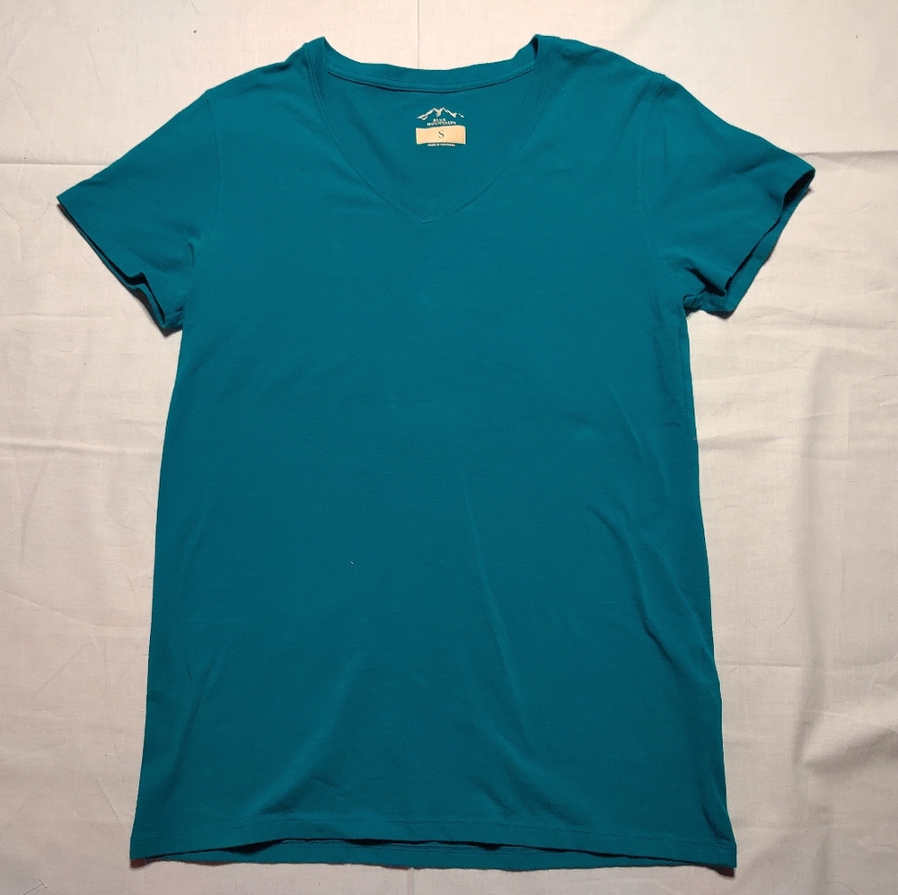 Blue Mountain Shirt Women's Small Blue Top V-Neck Short Sleeve Tee Shirt